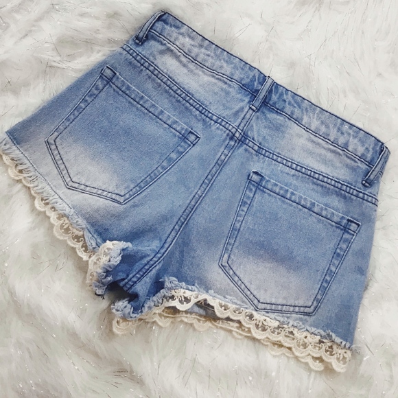 Forever 21 Festival Shorts - Picture 4 of 5